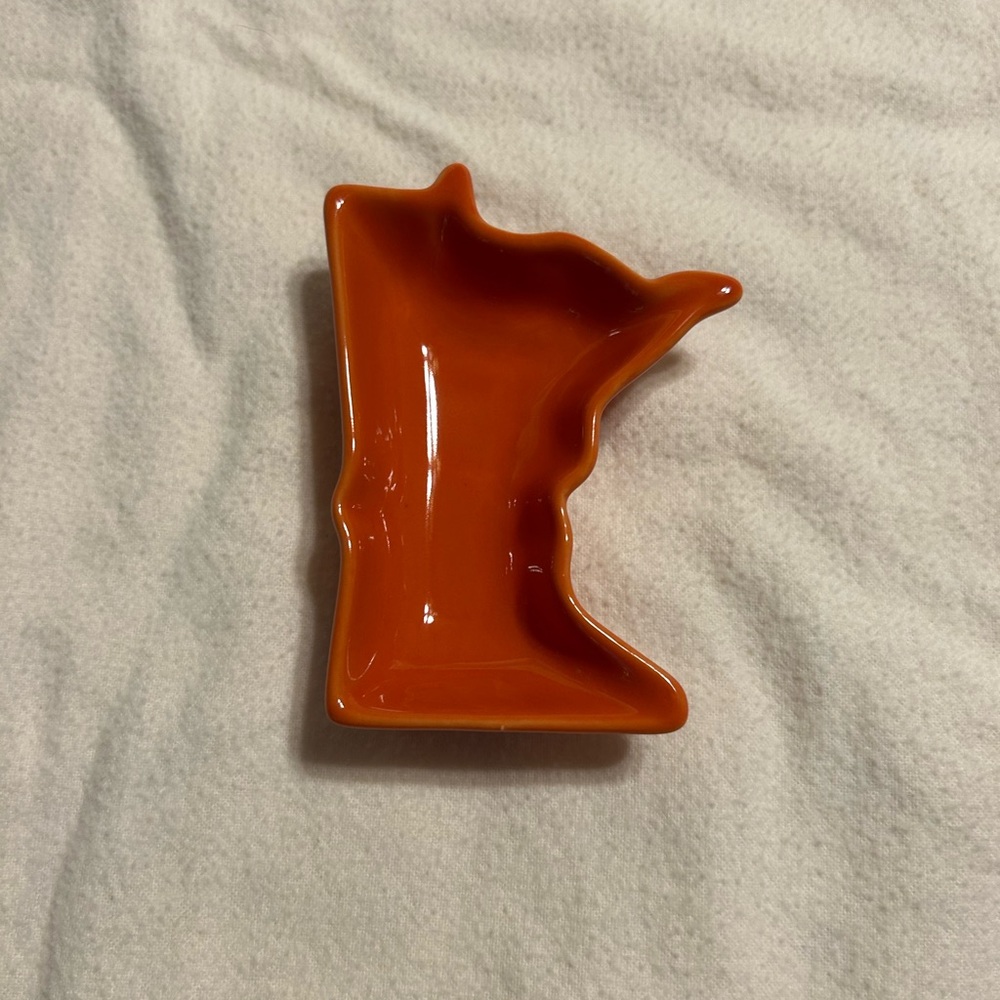 Orange Minnesota State-Shaped Dish‎